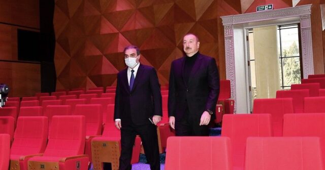 Prezident teatr binasının açılışında