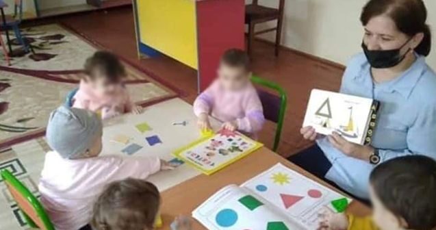 Azyaşlını döyən tərbiyəçi işdən çıxarıldı – RƏSMİ
