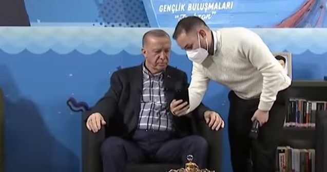 Bir az da danışsaq, başımızı divara vuracağıq – Ərdoğanın adaşı ilə dialoqu – VİDEO