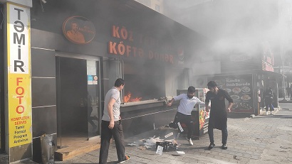 Bakıda məşhur restoran yanır – VİDEO
