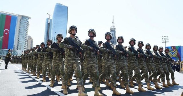 Azərbaycanda hərbçilər və mülki şəxslər “Vətən müharibəsi iştirakçısı” medalı ilə təltif ediliblər