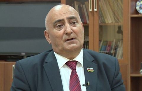 DEPUTAT RAMİZ MEHDİYEV HAQDA MƏDHİYYƏSİNİ MƏTBUATDAN SİLDİRİR – QALMAQAL