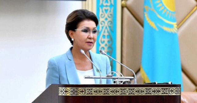 ORDA: Nazarbayevin qızı Dariqa partiyadan çıxarıldı, Dubaya getdi