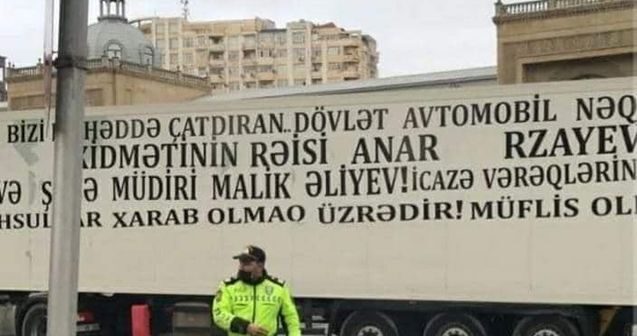 Yük avtomobili sürücülərinin yolu bağlamasına görə cinayət işi açıldı