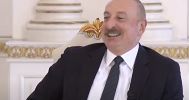 Prezident o anı xatırlayıb gülümsədi – “Özümü güclə saxlayıram”+Video