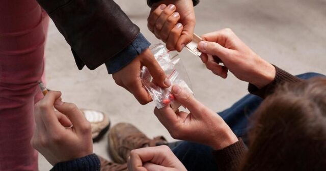 Rayonlarda hər 10 evdən 9-da narkotik problemi var – Deputat