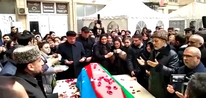 Terror hücumunda şəhid olan Orxan Əsgərovun evində vida mərasimi keçirilir – YENİLƏNİR – FOTO – VİDEO