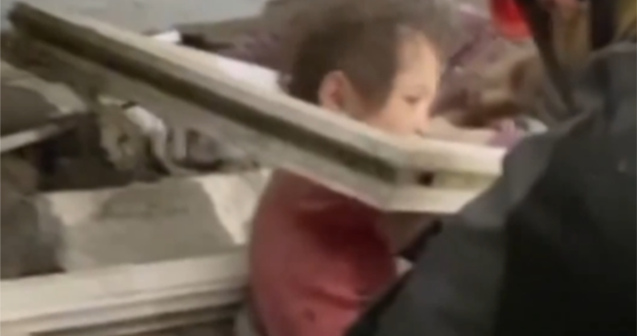 Hatayda bir ailənin 2 övladı xilas edildi – Video