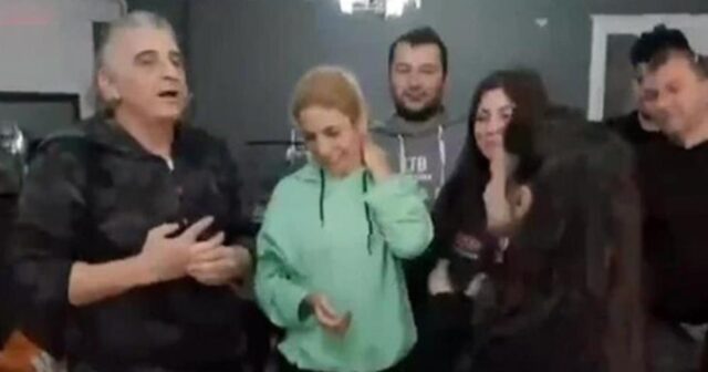 107 saat sonra xilas edilən ailə: “8 nəfər İzmir Marşı oxudu, gəlib xilas etdilər”-VİDEO
