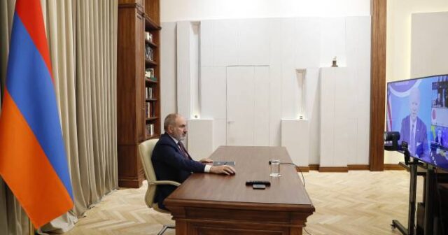 PAŞİNYAN DEMOKRATİYA NAMİNƏ İKİNCİ SAMMİTİN RƏSMİ AÇILIŞINDA