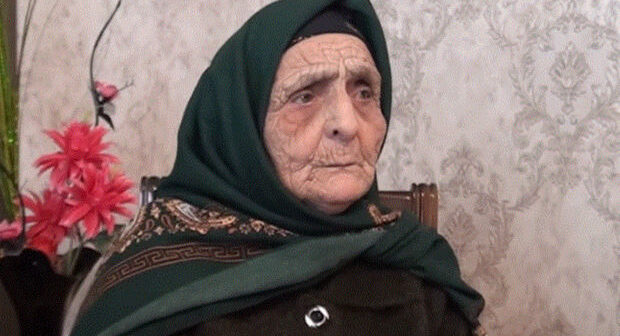 102 yaşlı Meynas nənə: “Bir dəqiqə küsülü qalmamışıq” – VİDEO