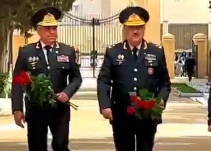 Generallar Ümummilli Liderin məzarını ziyarət edib – VİDEO