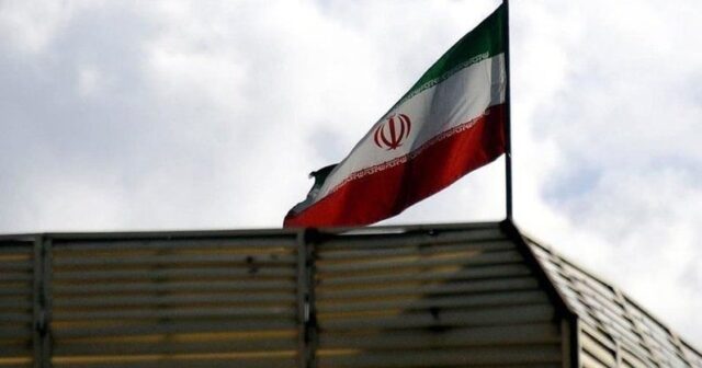 İranda xarici dillərdə yazılar qadağan edilib