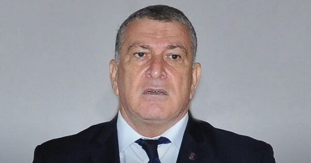 Sabirabadda mərkəzi küçədə ağaclar məhv edilir (VİDEO)