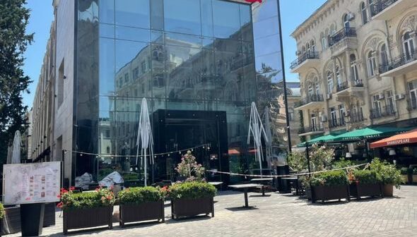 Bakıda məşhur kafe bağlandı (FOTOLAR)
