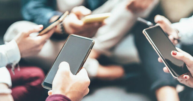 “WhatsApp” gələn aydan bu smartfonlarda işləməyəcək
