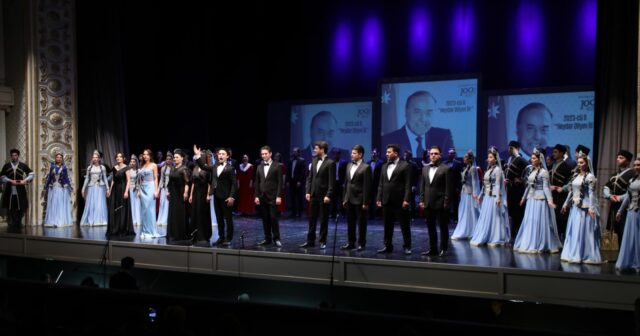 Musiqili Teatrda Qurtuluş Günü belə qeyd olundu