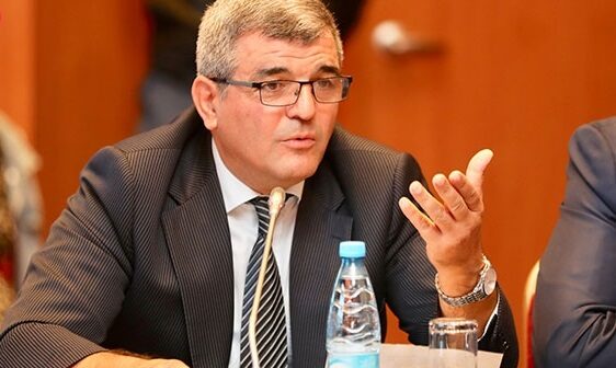 “Taksi sürücülərinin çoxu həkim, müəllim, keçmiş sahibkardır”