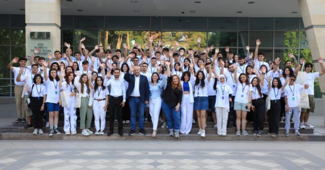 “Gənclər üçün Rəqəmsal Bacarıqlar Düşərgəsi”nə start verildi – FOTOLAR