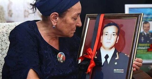 Polad Həşimovun anası oğlunun adına olan yerə buraxılmadı – VİDEO