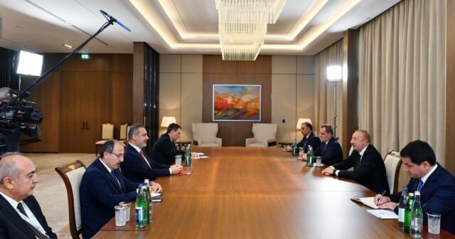 İlham Əliyev Türkiyənin xarici işlər nazirini qəbul etdi