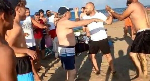 Bakıda çimərlikdə KÜTLƏVİ DAVA: Oğlanla qız döyüldü