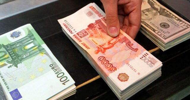 1 dollar 94, avro 100 rublu keçdi – Rusiya valyutası dəyər itiməkdə davam edir