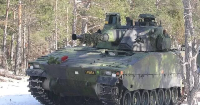 Reznikov: İsveçin CV90 piyada döyüş maşınları Ukraynaya gəlib