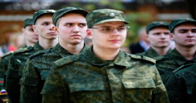 Putin vətəndaşların hərbi ehtiyat üçün yaş həddini qaldırdı