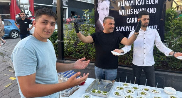 Türkiyədə kondisioneri ixtira edən amerikalının adına ehsan paylanılıb – VİDEO
