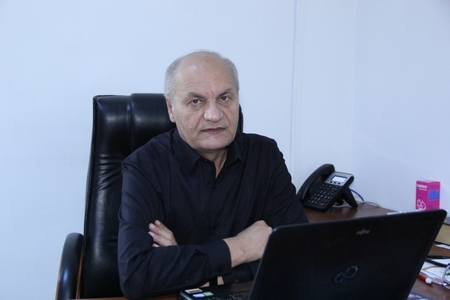 KEYFİYYƏTSİZ VƏ BAHA DƏRMANLAR… “AİDİYYƏTİ QURUMLAR DA NARAZIDIR, ANCAQ TƏDBİR GÖRÜLMÜR” – HƏKİM