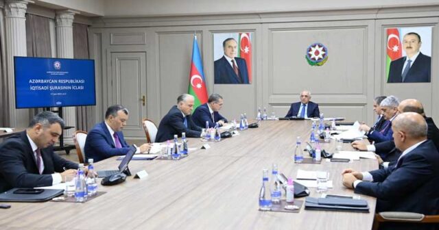 Əli Əsədovun rəhbərliyi ilə İqtisadi Şuranın iclası keçirildi