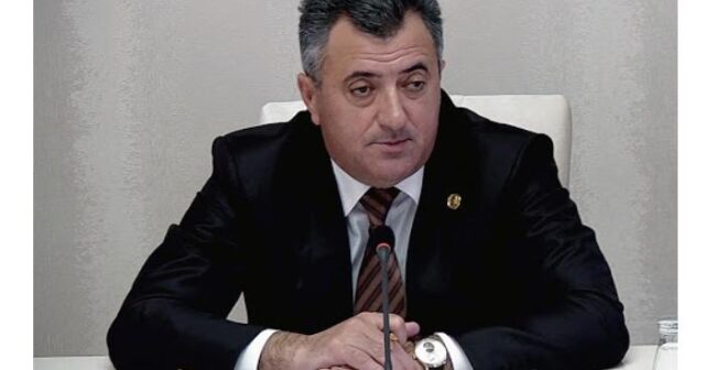 ABDİN FƏRZƏLİYEV XIRDALANI 90-LARIN “BUDKA”LARI İLƏ BƏZƏYİR… FOTO
