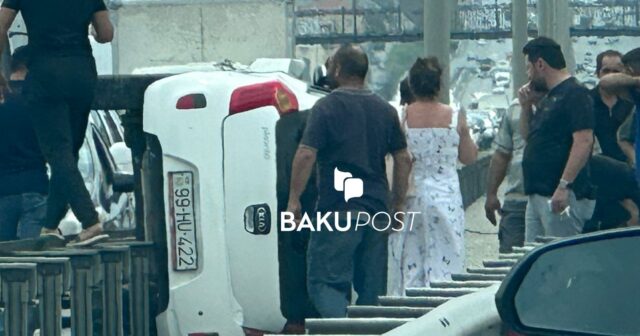 Xanım sürücü maşını aşırdı – Sumqayıt yolunda ağır qəza – VİDEO