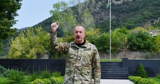 İlham Əliyev LAÇINDA: “Bu xoşbəxtliyi bizə bəxş edən bizim müzəffər Silahlı Qüvvələrimizdir”