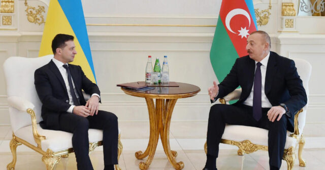 Prezident İlham Əliyev Volodimir Zelenskini təbrik edib