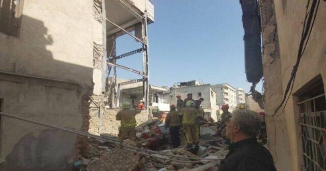 TEHRANDA GÜCLÜ PARTLAYIŞ – İNSANLAR DAĞINTILAR ALTINDA QALDI