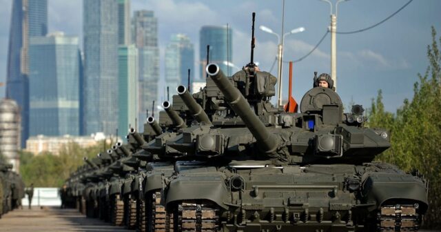 Ukrayna Baş Qərargahı: Məhv edilən Rusiya tanklarının sayı 4 400-ə çatır