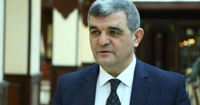 FAZİL MUSTAFA İLƏ SAYTLAR ARASINDA QALMAQAL