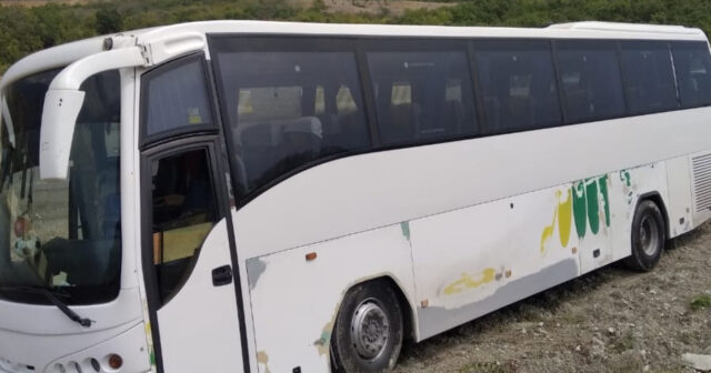 Şamaxıda turistləri aparan avtobus qəzaya uğradı: Xəsarət alanlar var