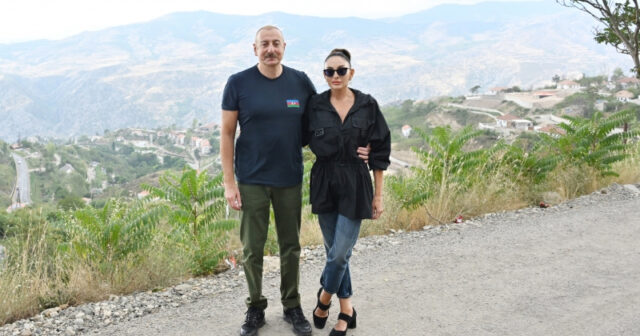 Prezident və birinci xanım Zabuxda sakinlərlə görüşdü