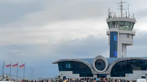Hazırda Xankəndi aeroportunda izdiham yaşanır – FOTO