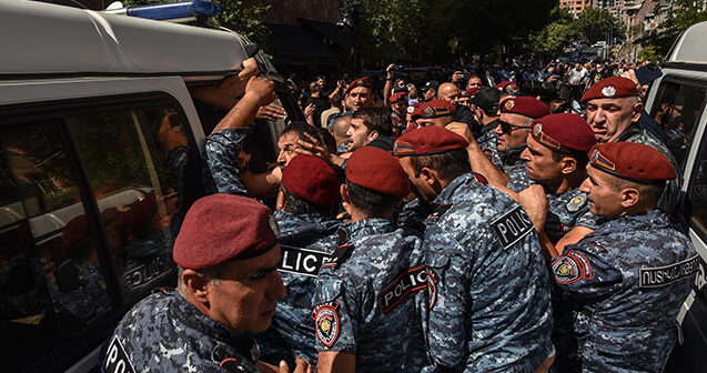 İrəvandakı aksiyada 142 nəfər saxlanıldı