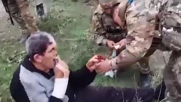 Hərbçilərimiz erməni sakinə tibbi yardım göstərdi – Video