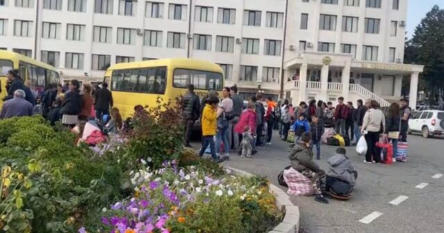 13550 ERMƏNİ QARABAĞDAN ERMƏNİSTANA QAÇIB