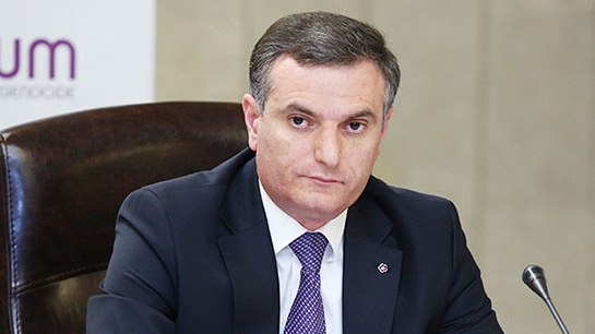 Artak Zakaryan: “Nikol bizə dadsız və qanlı Ukrayna borşu hazırlayıb”