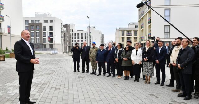 Prezident İlham Əliyev Füzuli Şəhəri Günündə yerli sakinlərlə görüşüb – FOTO