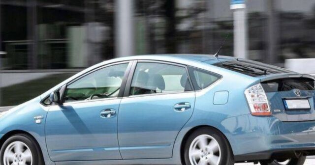 Bakıda “Toyota Prius”la narkokuryerlik edənlər saxlanılıb – VİDEO