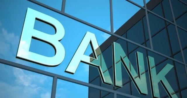 Azərbaycanda bank filial və şöbələrinin sayı azalıb