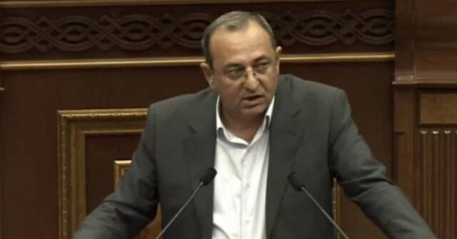 ARUTYUNYAN NİKOLLA ƏMƏKDAŞLIQ EDƏRƏK QAÇMAĞA ÇALIŞIB